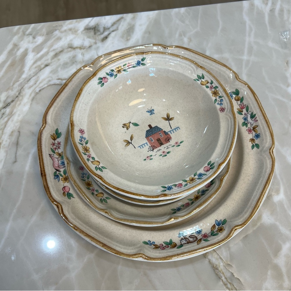 Vintage International Hearts 7774 Floral Cottage Stoneware Dinnerware set